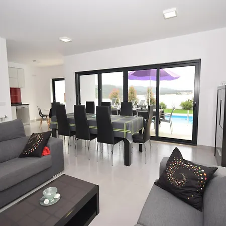 بيت للعطل Modern With Private Swimming Pool, Cleaning Included Famalicão