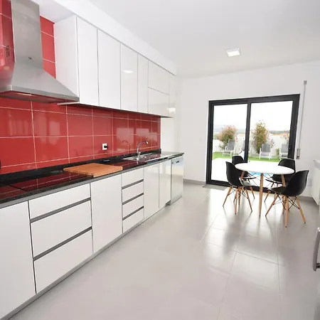 بيت للعطل Modern With Private Swimming Pool, Cleaning Included Famalicão